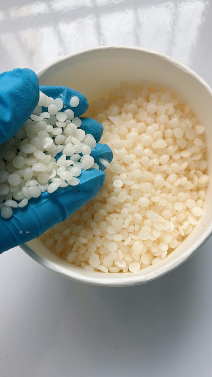 شمع نحل الفاخر